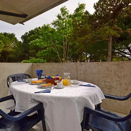 Comfort Getaway With Pool Lignano Sabbiadoro