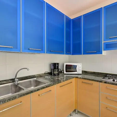 Comfort Getaway With Pool Apartment *