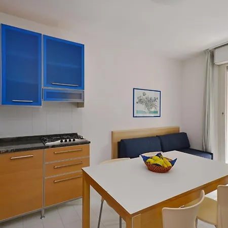 Comfort Getaway With Pool Apartment