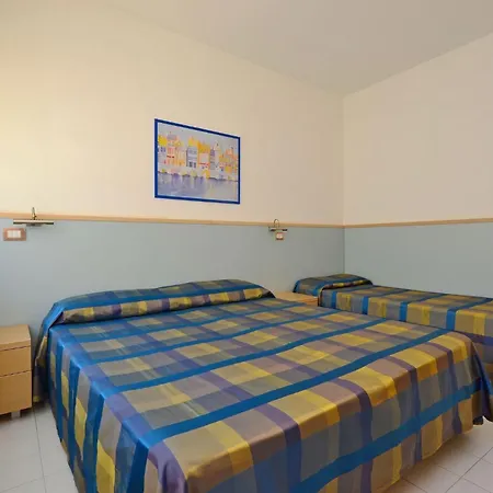 Comfort Getaway With Pool Apartment Lignano Sabbiadoro
