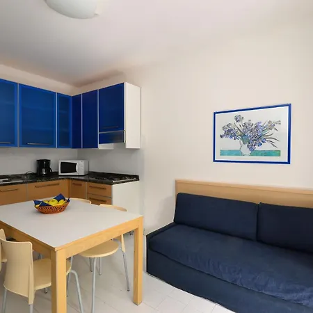 Comfort Getaway With Pool Apartment Lignano Sabbiadoro