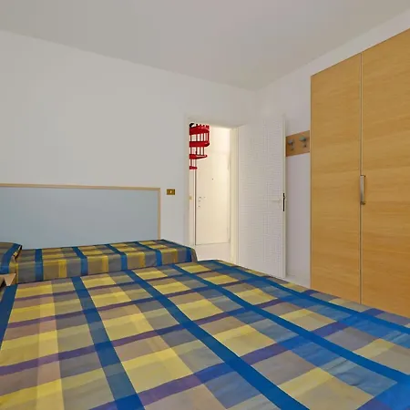 Apartment Comfort Getaway With Pool Lignano Sabbiadoro