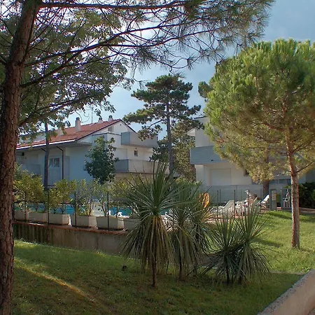 Comfort Getaway With Pool Apartment *