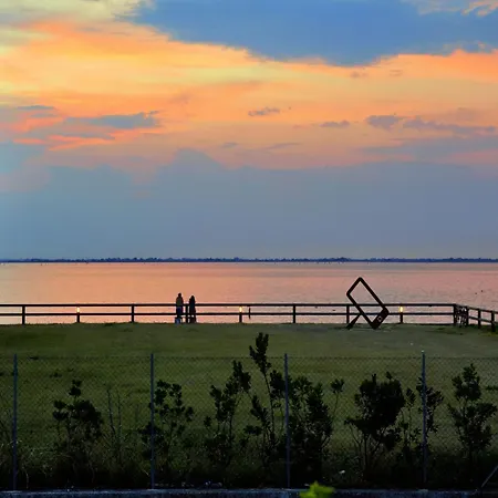 Apartment Comfort Getaway With Pool Lignano Sabbiadoro