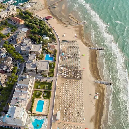 Comfort Getaway With Pool Lignano Sabbiadoro